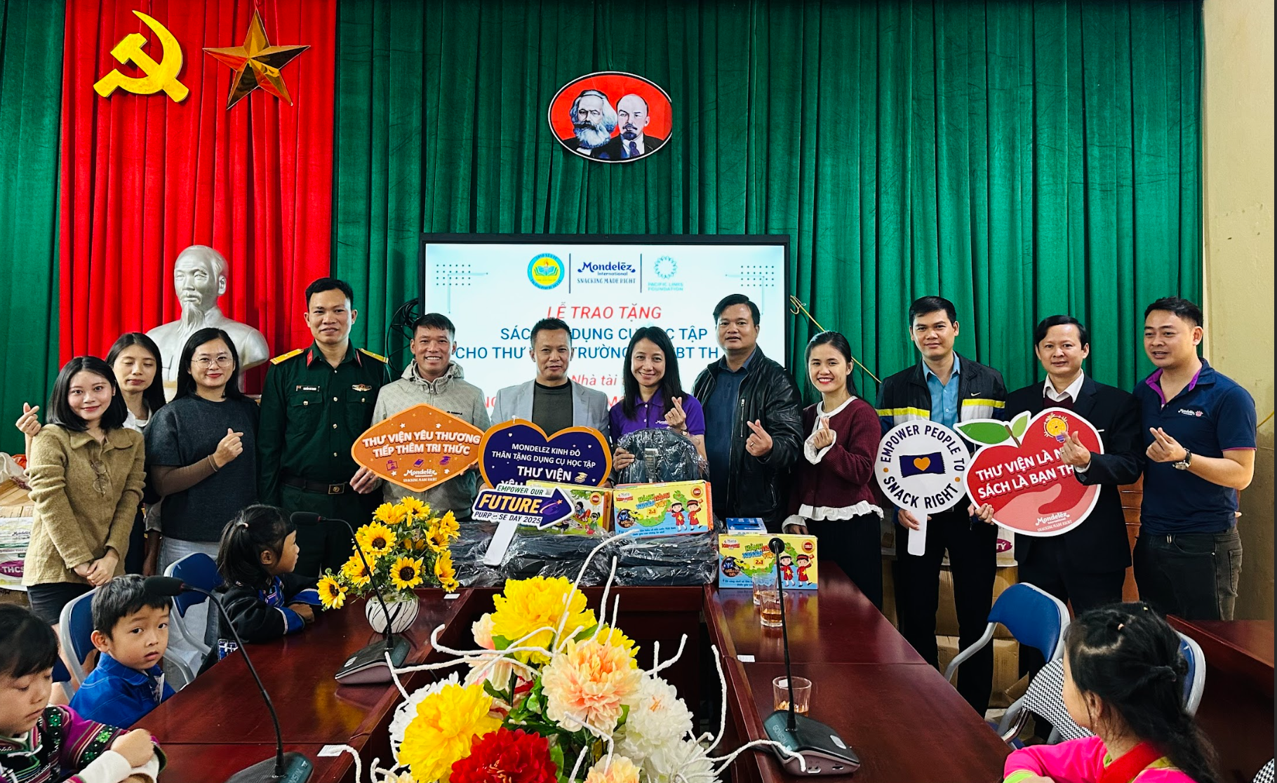 Dự án đem đến vật phẩm học tập cần thiết tại 10 trường học ở 7 tỉnh thành, hỗ trợ học sinh tiếp cận tri thức và mở rộng cơ hội học tập.