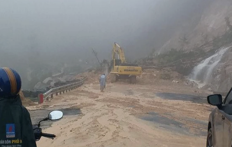 Vụ sạt đèo Khánh Lê năm 2018