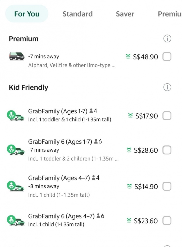 Grab tại Singapore đưa ra dịch vụ GrabFamily có sẵn ghế trẻ em nhưng cước phí sẽ cao hơn một chút so với GrabCar. Ảnh: Voni Wen