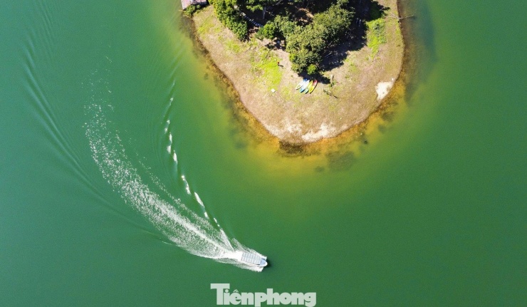 Ngỡ ngàng cảnh sắc đẹp như tranh thủy mặc ở Bến En - 8