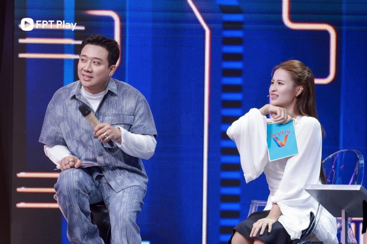 Đông Nhi tiết lộ chuyện Trấn Thành làm chủ hôn đám cưới và không lấy cát-xê. Nguồn: @fptplay.official