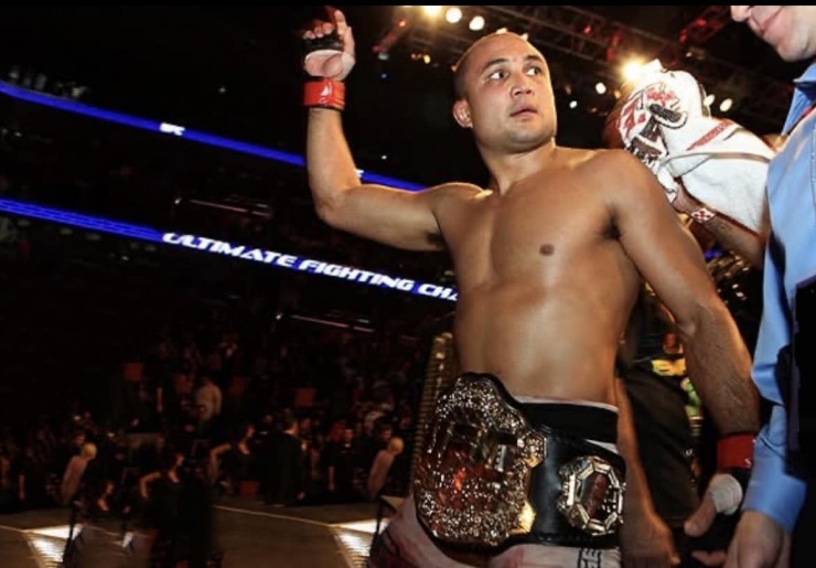 11 nhà vô địch hai hạng cân của UFC - 2