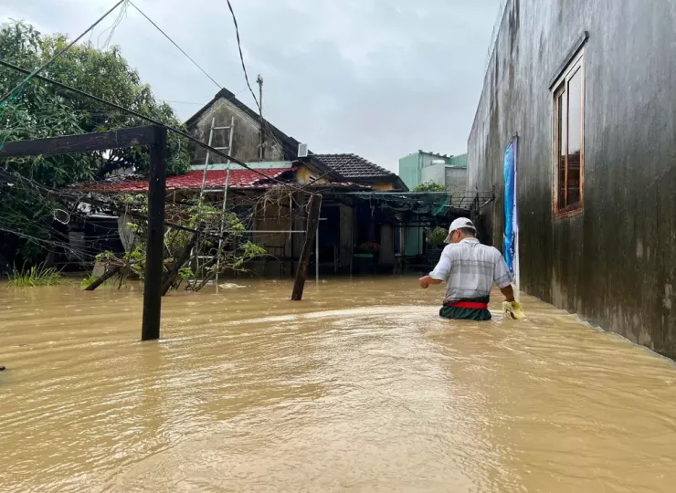 Tại phường Quy Nhơn Đông, nhiều khu vực ngập sâu trong nước.