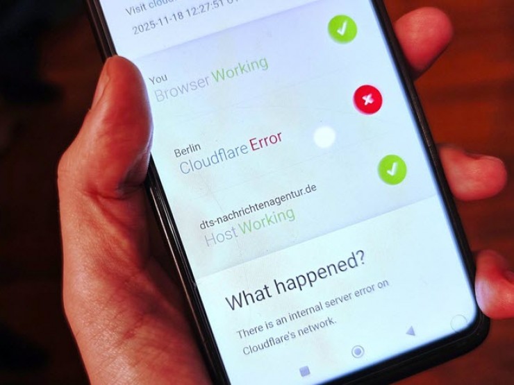 Cloudflare gặp sự cố khiến cả internet "đứng hình", có cả ChatGPT và X