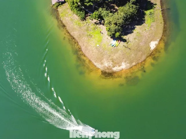 Ngỡ ngàng cảnh sắc đẹp như tranh thủy mặc ở Bến En