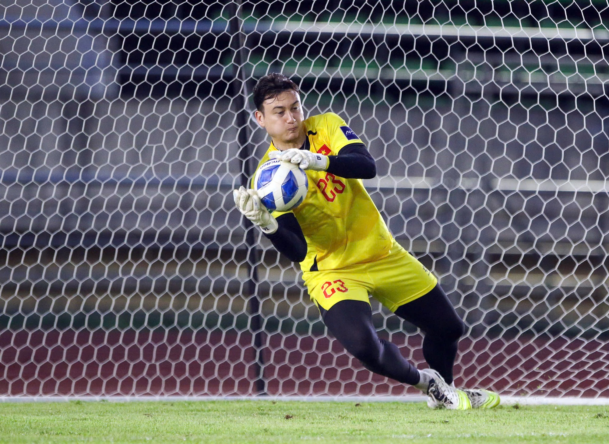 Trong khung thành của ĐT Việt Nam, nhiều khả năng ban huấn luyện vẫn đặt niềm tin vào thủ môn Đặng Văn Lâm.