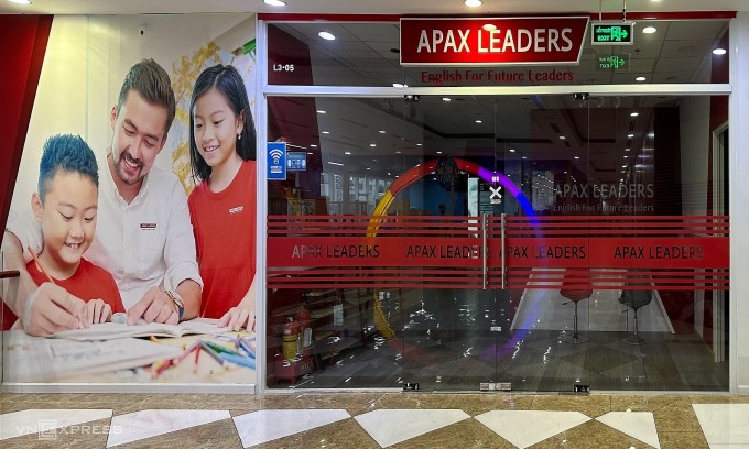 Bên ngoài một trung tâm Anh ngữ Apax
Leaders đã đóng cửa tại TP HCM, tháng 10/2024. Ảnh: Tất Đạt