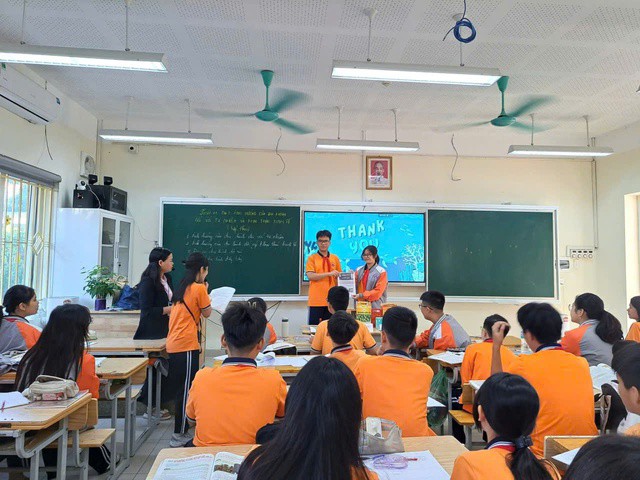 Một tiết học của cô và trò Trường THCS Nguyễn Trãi, phường Giảng Võ, Hà Nội. Ảnh minh hoạ.