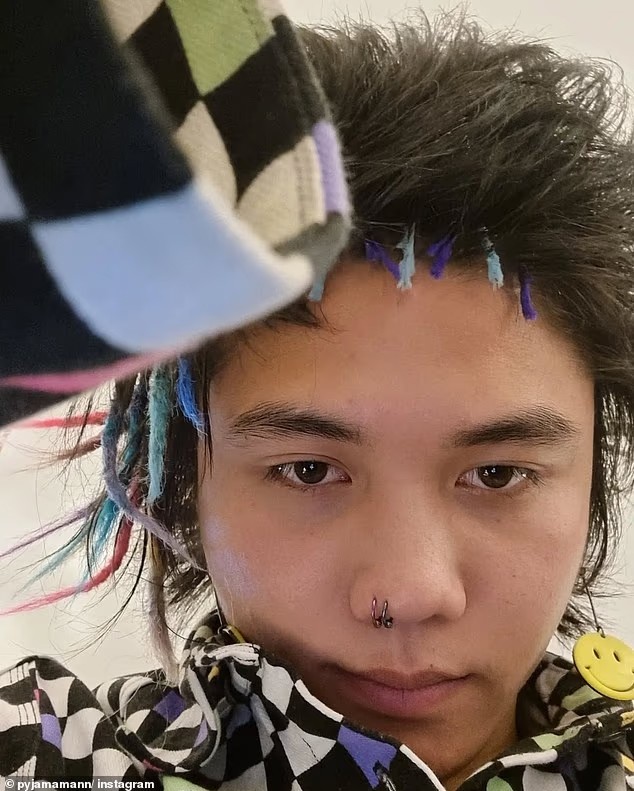 Johnson Wen bị phạt tù 9 ngày vì gây rối nơi công cộng.