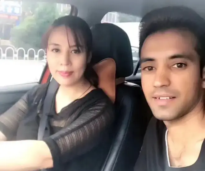 Lisa và chồng Pakistan hiện tại.