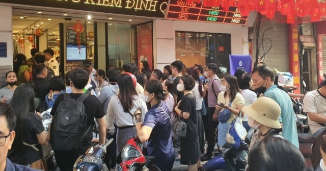 Giá vàng biến động mạnh, nhà đầu tư kì cựu hé l...