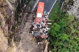 Tin tức trong ngày - Mưa lớn ở miền Trung khiến 14 người chết và mất tích