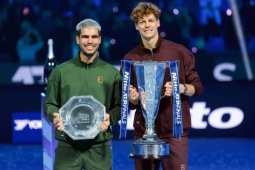 Alcaraz mất 232 tỷ đồng vì thua Sinner 3 trận chung kết lớn năm 2025