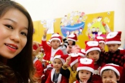 Giáo dục - du học - Cô giáo 9 năm chống chọi với căn bệnh ung thư vẫn đều đặn đón trẻ bằng tình yêu