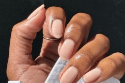 Ba kiểu làm đẹp móng khiến đôi tay trông già nua