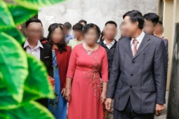 Đám cưới không vàng, không sính lễ, mẹ chồng nghèo tặng con dâu quà không ai ngờ