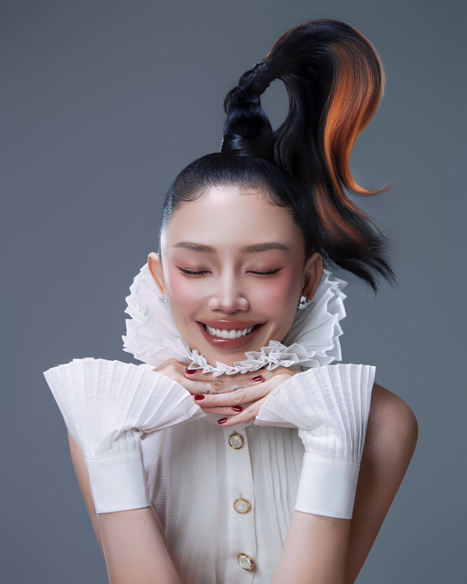 Tóc Tiên 36 tuổi nhưng mỗi shot ảnh của cô đều khiến nhiều ngưỡng mộ bởi quá trẻ đẹp và khí chất.