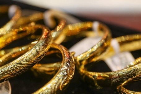 Vàng rớt giá mạnh, thị trường bước vào 3 tuần thử lửa