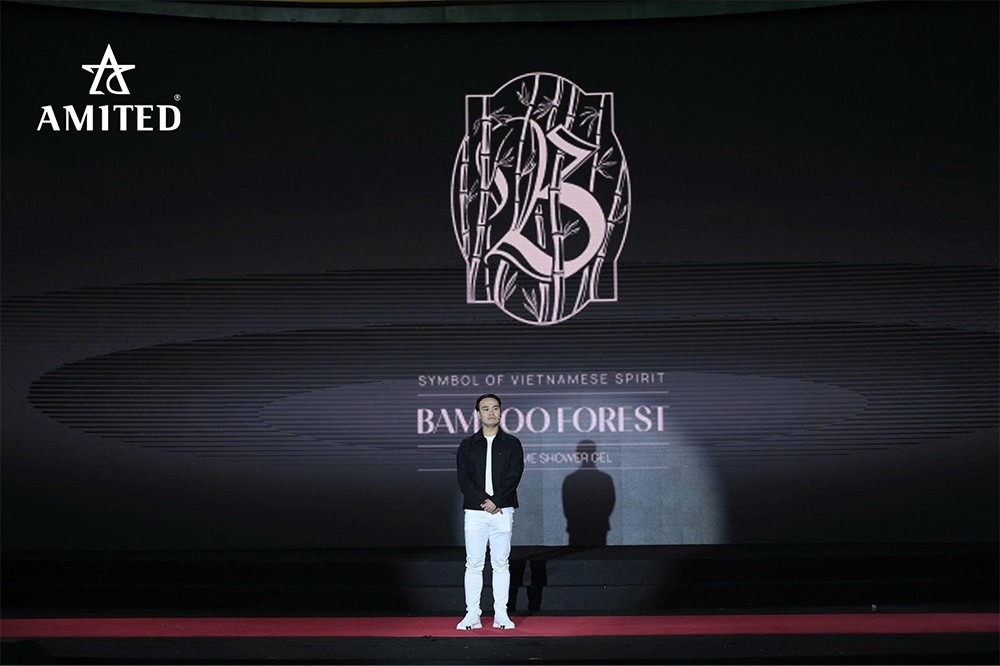 CEO Trần Hoàn phát biểu tại lễ ra mắt Bộ Sưu Tập “Hương Thơm Á Đông Hiện Đại”