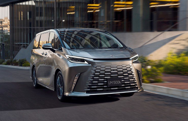 “Lục công tử Lexus” đắt nhất Việt Nam: Cưỡi cả căn chung cư cao cấp ra đường - 7