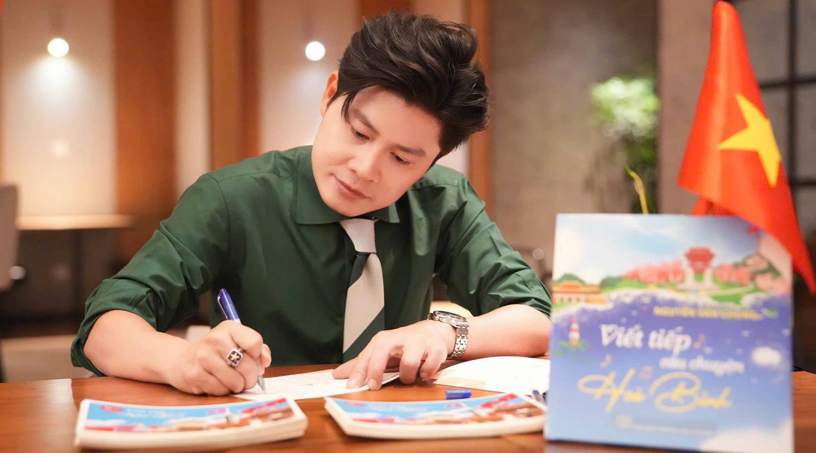 Nhạc sĩ Nguyễn Văn Chung xuất bản cuốn sách