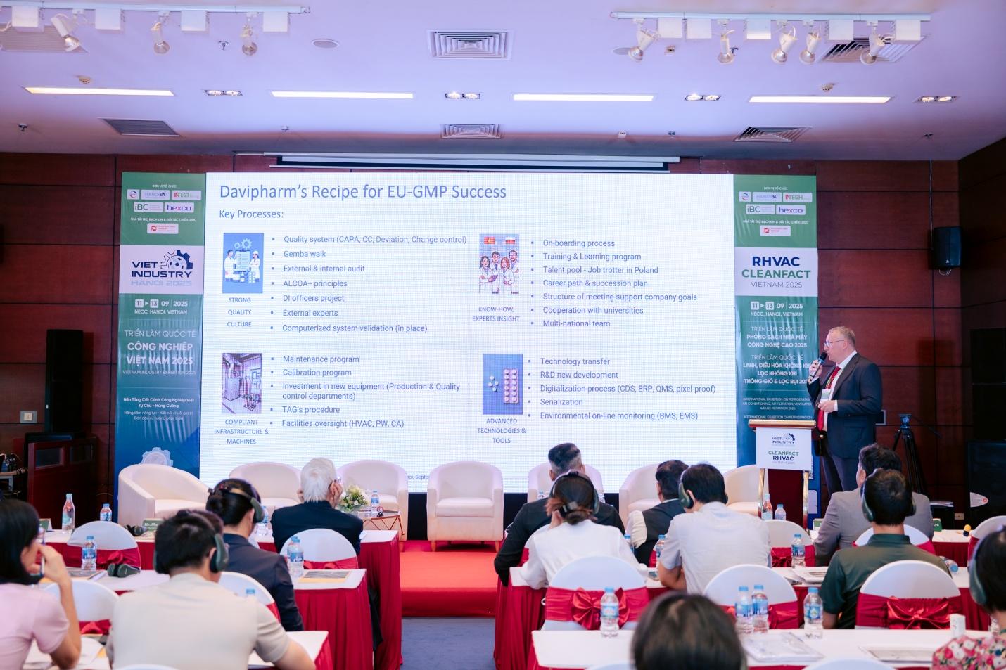  Ông Wojciech Makowski chia sẻ tại Hội thảo GMP 2025, Hà Nội.