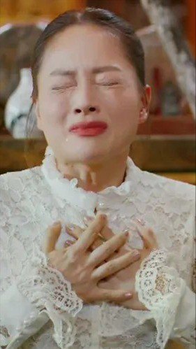 Diễn xuất của Lan Phương chạm đến cảm xúc của khán giả.