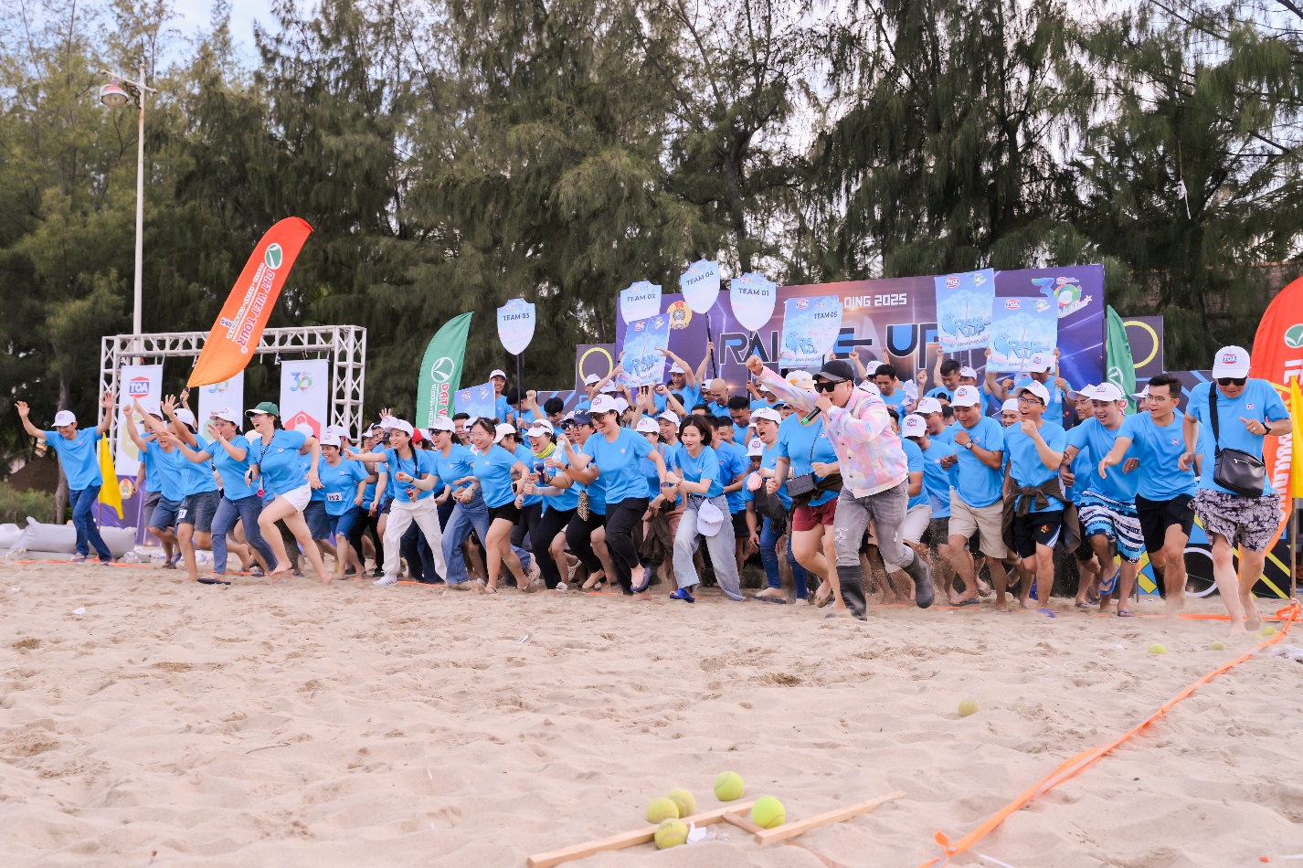 Một buổi teambuilding đầy năng lượng của đội ngũ Sơn TOA Việt Nam