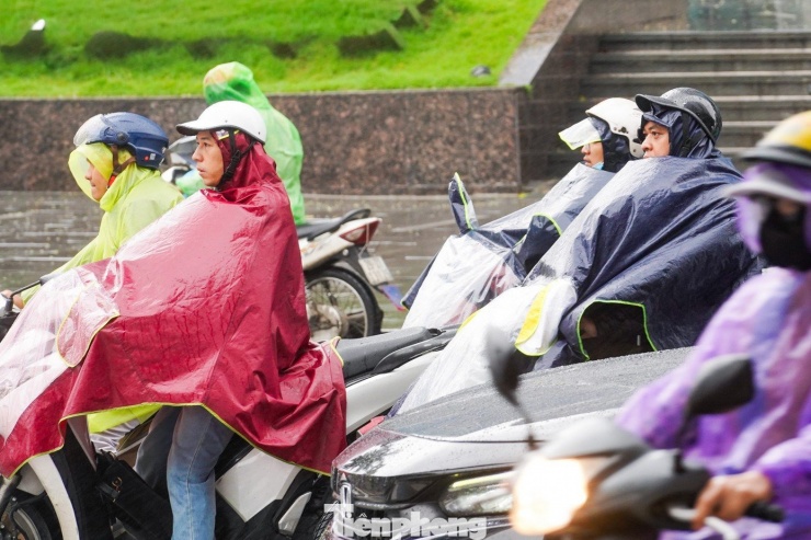 Miền Bắc tiếp tục mưa trong sáng 19/11.