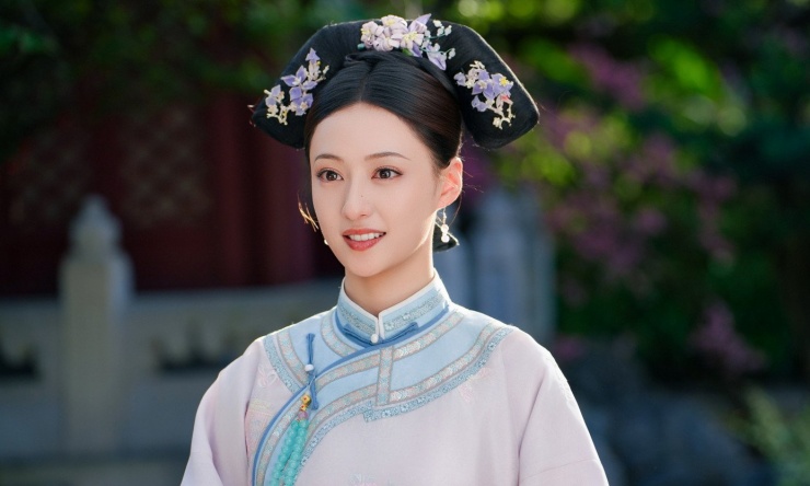 Hồ Liên Hinh vào vai nữ chính Lâm Tuế Tuế, là nhân vật trung tâm của phim ngắn Hoàn Châu.