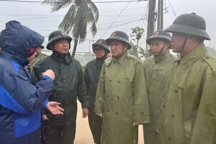 Phó Thủ tướng Hồ Quốc Dũng: Kể cả dùng trực thăng, phải sơ tán dân trước khi trời tối