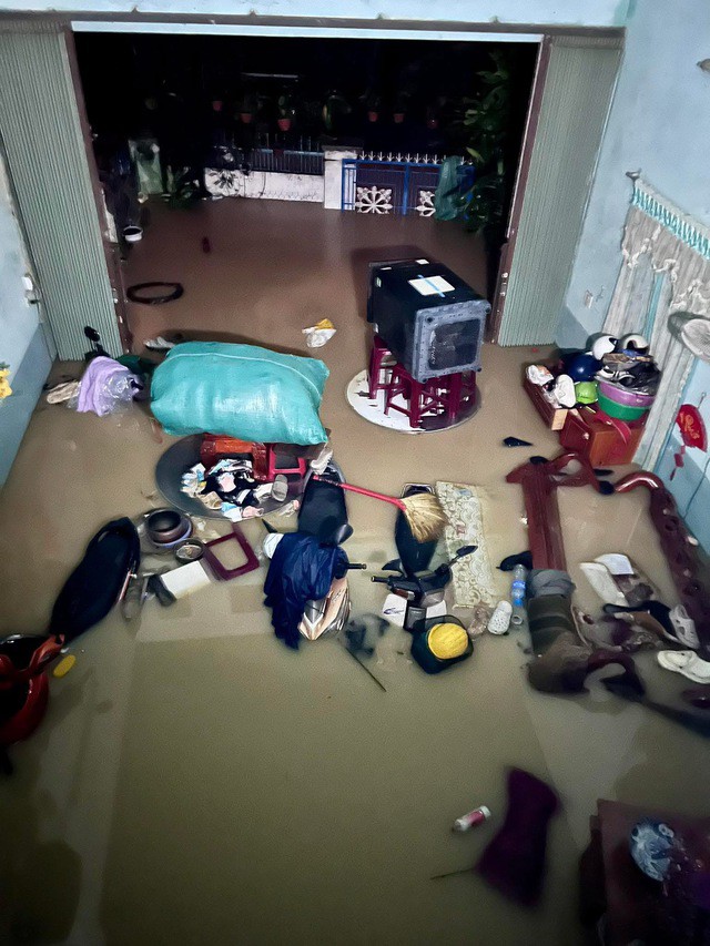 Cận cảnh mưa lũ lịch sử, hàng ngàn nhà dân Gia Lai chìm trong biển nước - 2