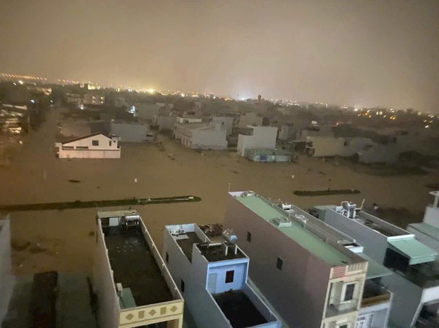 Cận cảnh mưa lũ lịch sử, hàng ngàn nhà dân Gia Lai chìm trong biển nước - 12