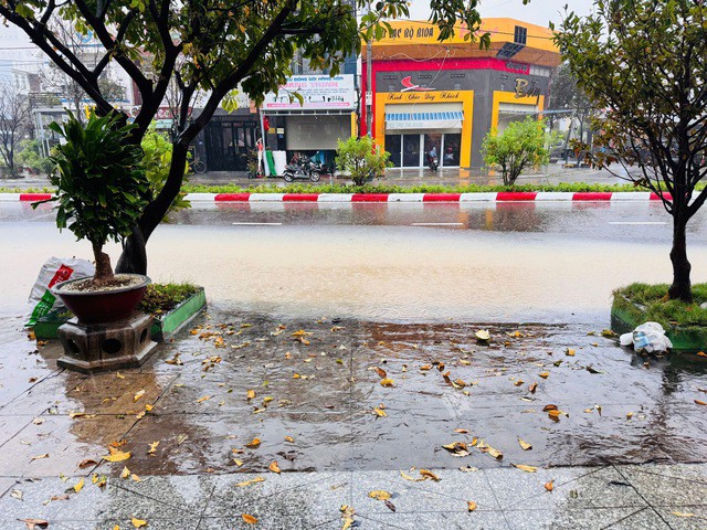 Cận cảnh mưa lũ lịch sử, hàng ngàn nhà dân Gia Lai chìm trong biển nước - 22