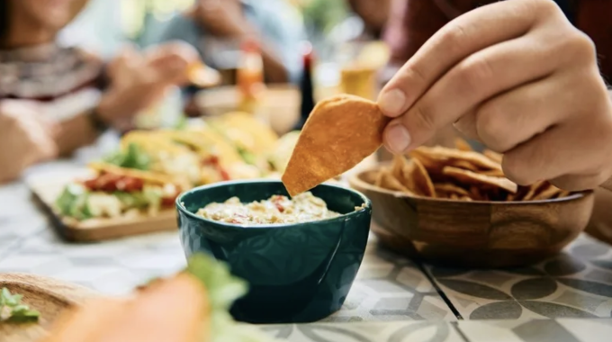 Khoa học đã chứng minh chấm hai lần sẽ lây lan tới 10.000 vi khuẩn. Ảnh: Yahoo