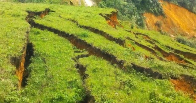 Núi phát ra tiếng nổ vang trời, lực lượng tìm k...