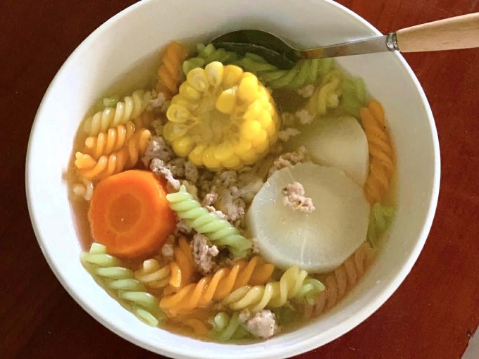 Một bữa ăn trong ngày của Thùy An. Ảnh: NVCC.