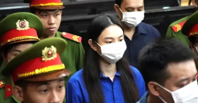 Thùy Tiên, Hằng Du Mục, Quang Linh Vlogs cùng b...