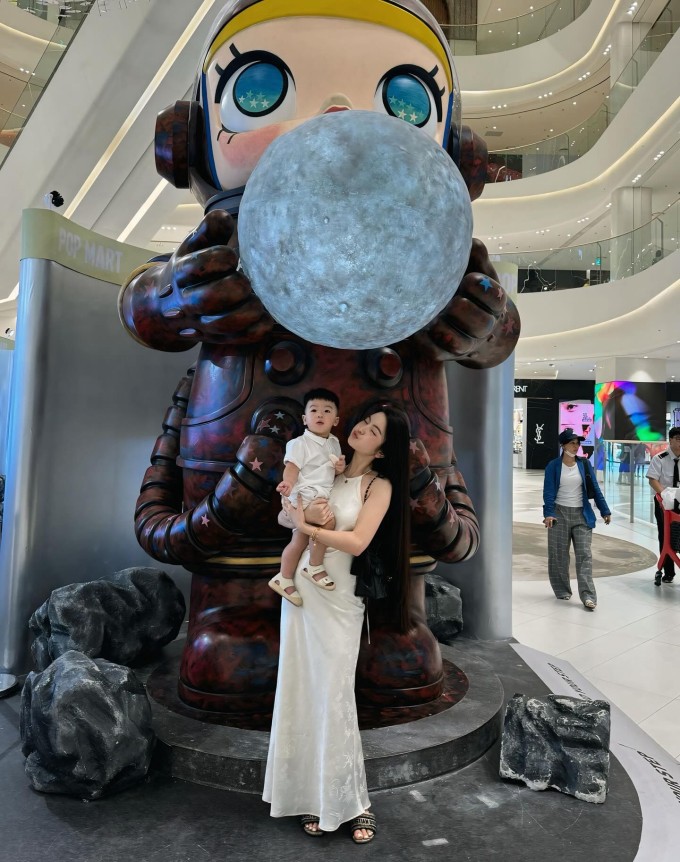 Chu Thanh Huyền và con trai đầu lòng - bé Lido.