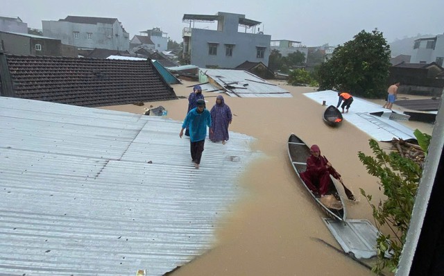 Nhiều ngôi nhà bị nhấn chìm trong biển nước