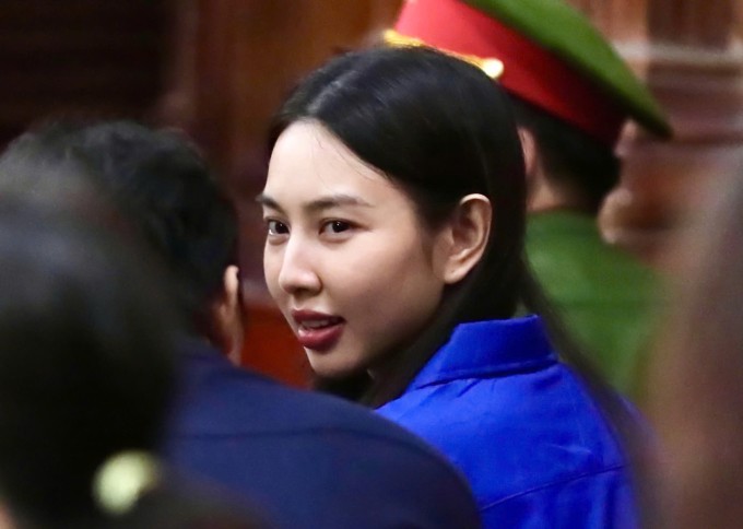 Thùy Tiên tại tòa sáng nay. Ảnh: Quỳnh Trần