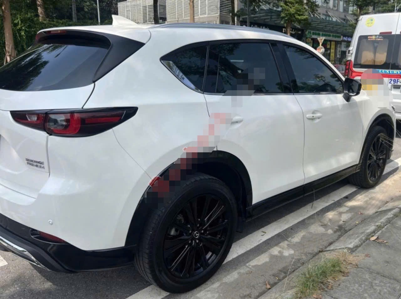 Ảnh thực tế chiếc xe được rao bán. (Ảnh chụp màn hình)