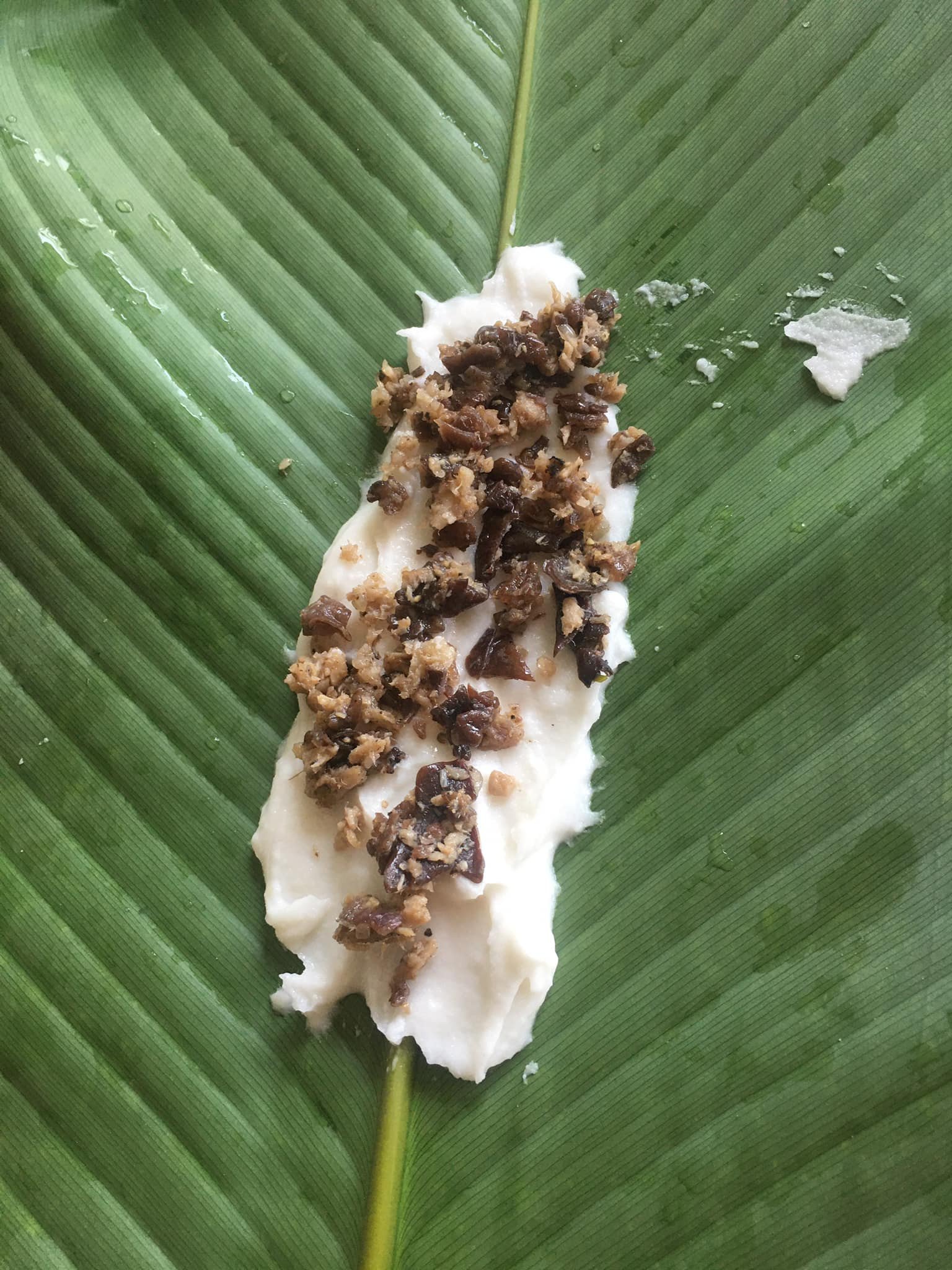 Công đoạn ráo bột rất quan trọng, đòi hỏi người làm phải có kinh nghiệm. Ảnh: Chinh Chinh