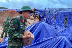 Tin tức trong ngày - Hồ chứa hơn 1 triệu m³ bị xói lở thân đập, đặc công nước ứng cứu khẩn cấp