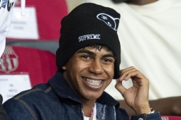 Yamal lại tiệc tùng thâu đêm suốt sáng, bao khu VIP cho dàn mỹ nhân gây tranh cãi