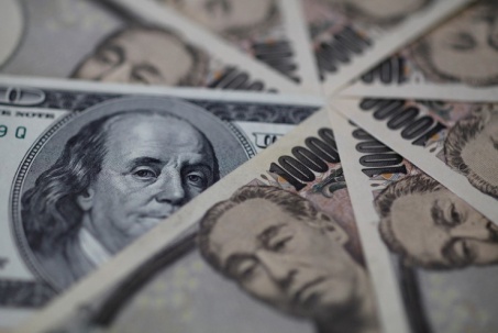 Đồng USD tăng cao kỷ lục, yên Nhật lao dốc: Điều gì đang xảy ra?