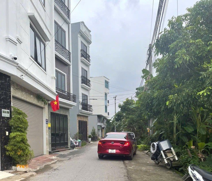 Căn nhà cũ 5 tầng trên lô đất 36m2 tại đây đang được rao bán lên tới hơn 5 tỷ đồng