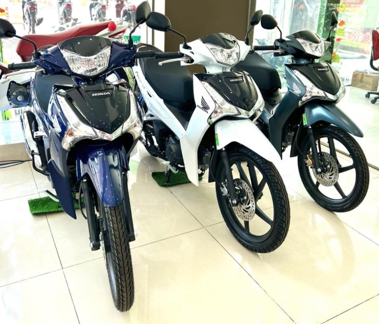 Giá xe số cao cấp Honda Future 125 FI mới nhất, chênh nóng tiền triệu - 1