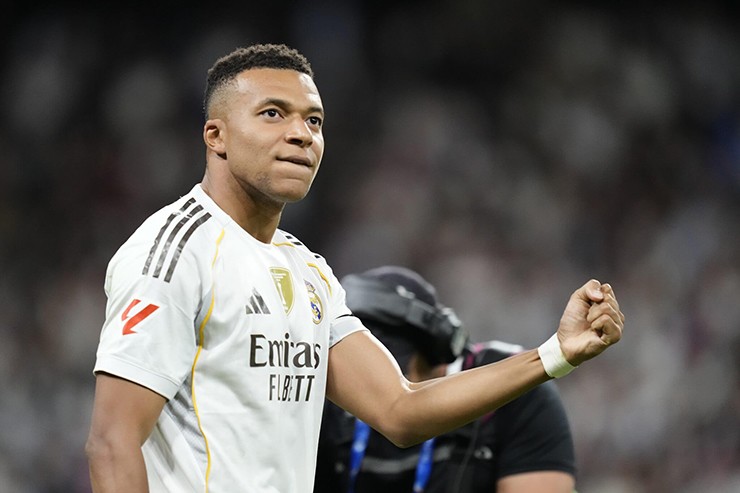 Một mình Mbappe "gánh" cả hàng công Real Madrid trên vai