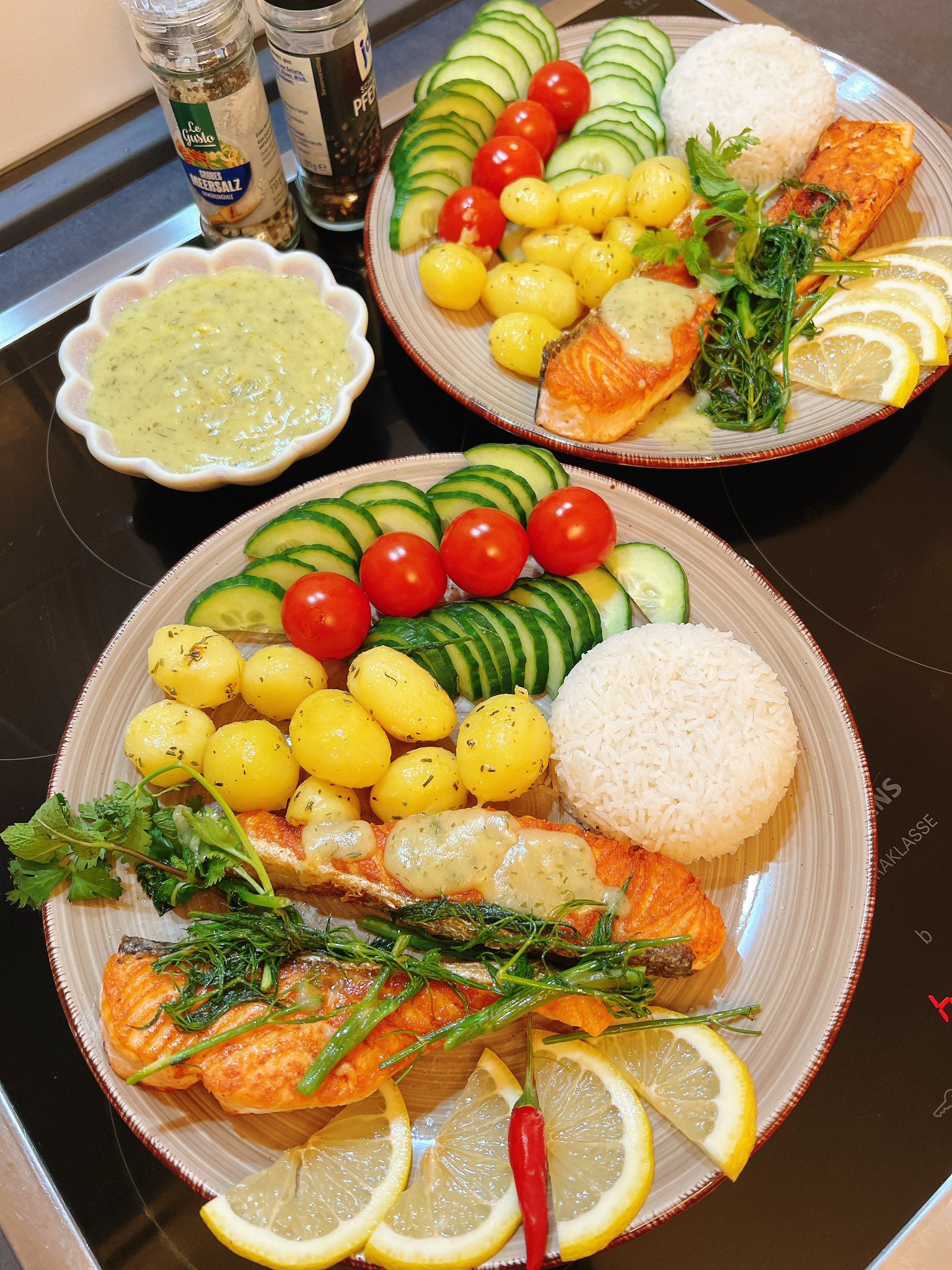 Cá hồi áp chảo 